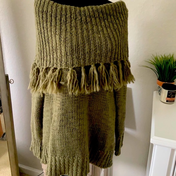 Hunter Green Chico Sweater - Picture 2 of 7